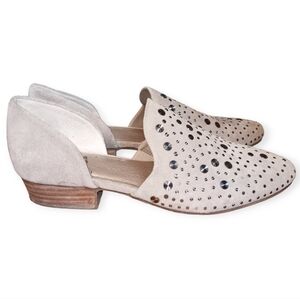 Lucca Lane Kaelyn Studded Tan Slip On Leather Block Heel Shoe Size 7.5